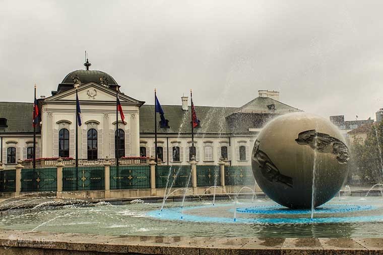 ball-fountain-bratislava-things-to-do