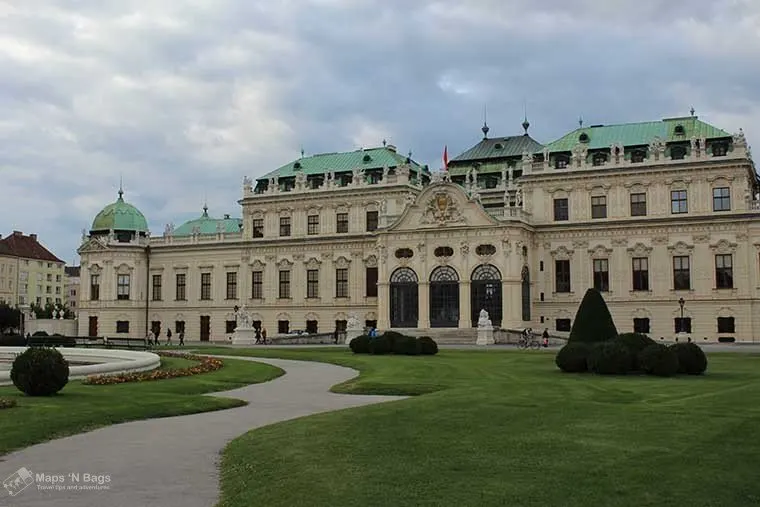 beige-palace-belvedere-things-to-do-vienna