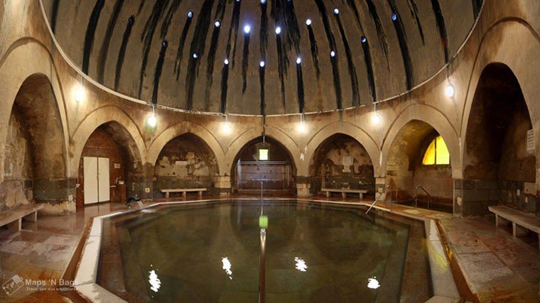 brown-room-pool-kiraly-thermal-bath-budapest