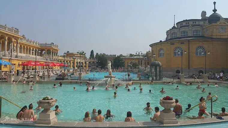 szechenyi-people in swimming-pool-budapest -thermal-bath