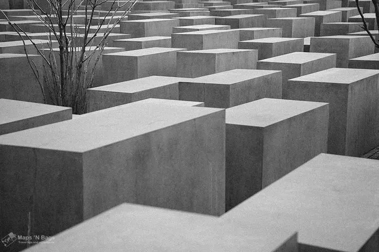 header-gray-blocks-holocaust-memorial-the-berlin-of-the-second-world-war