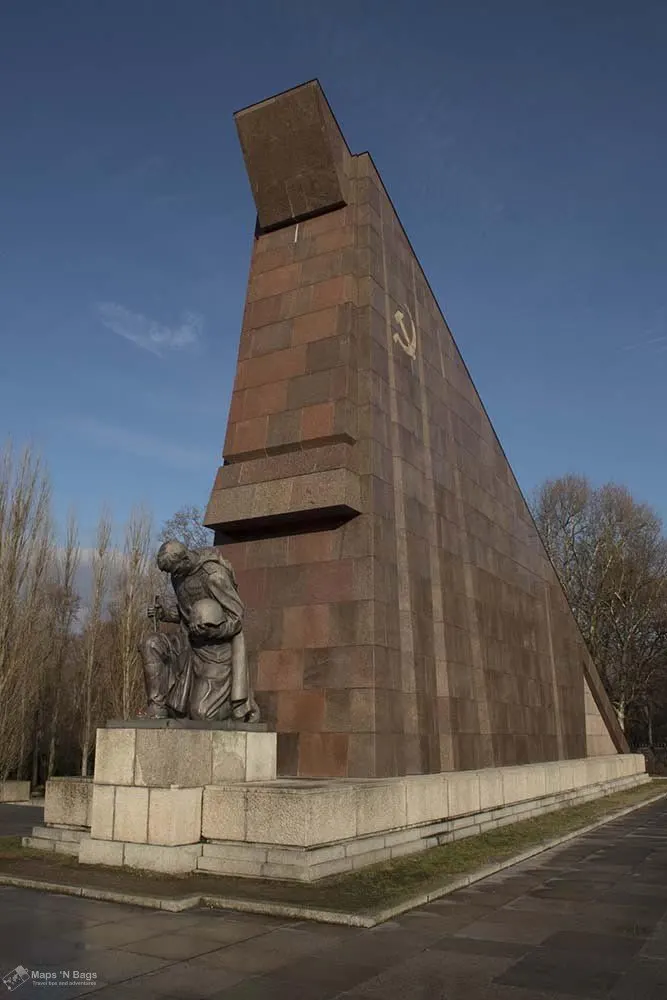 soviet-memorial-gate-treptower-park-the-berlin-of-the-second-world-war
