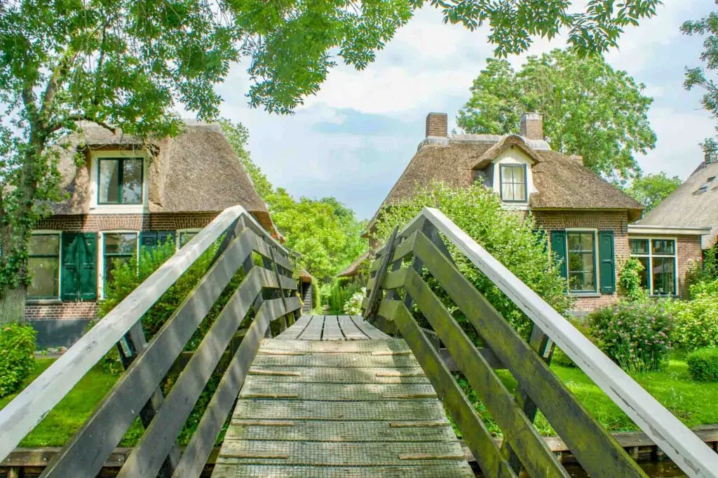 Wooden bridge in Giethoorn