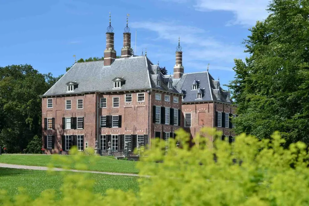 Going for a day trip to Duivenvoorde Castle is one of the best things to do in the Hague