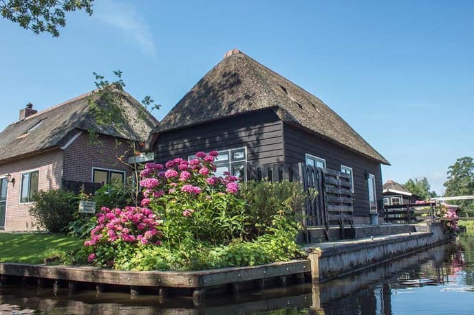 Giethoorn is an excellent day trip from Amsterdam in the winter