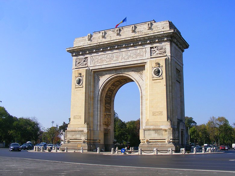 I’ve paired up with fellow travel bloggers to bring you the story and meaning of some of the most spectacular triumphal arches around the world. #TriumphalArch #Paris #Rome #Barcelona #Bucharest #Dublin #IndiaGate #Arch #ArcdeTriomphe #Orange #Travel #History #Architecture