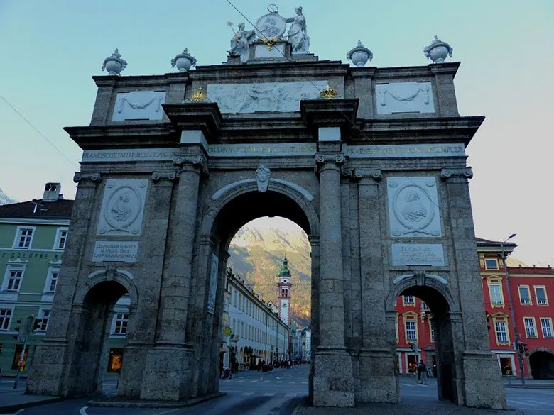 I’ve paired up with fellow travel bloggers to bring you the story and meaning of some of the most spectacular triumphal arches around the world. #TriumphalArch #Paris #Rome #Barcelona #Bucharest #Dublin #IndiaGate #Arch #ArcdeTriomphe #Orange #Travel #History #Architecture