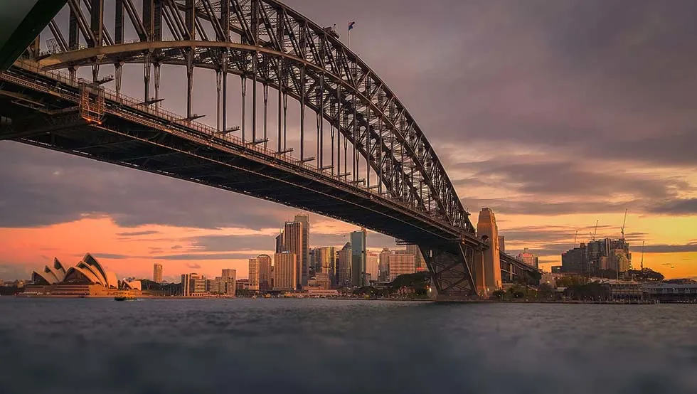 From diving in the blue ocean to climbing a steel bridge in the middle of Sydney. This mind-blowing Australia bucket list is ready to be used and copied. #Thingstodo #Sydney #Travel #summer #Australia #Dreams #NationalParks #Fun #Adventure #GratBarrierReef #Trips #Perth #Tasmania #heart #BucketList