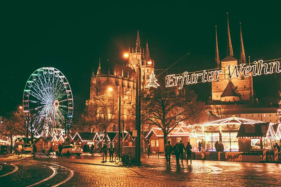 Nightphoto of a Christmas market in Erfurt.