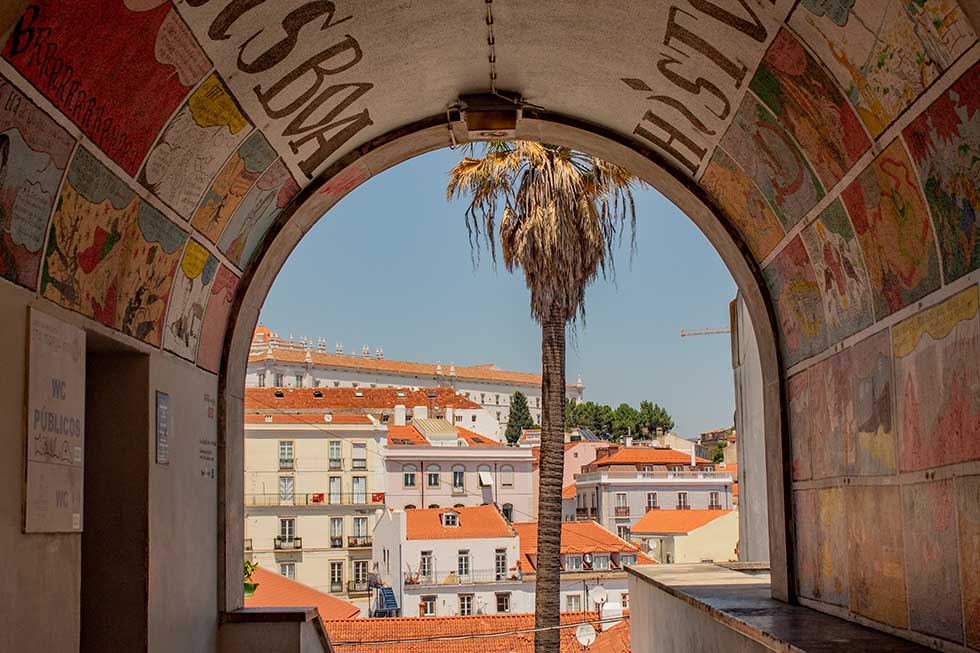 Norberto Arch view at Portas do Sol in Lisbon #Portugal #travel #Europe