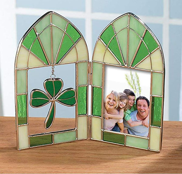 Green Irish photo frame with a shamrock