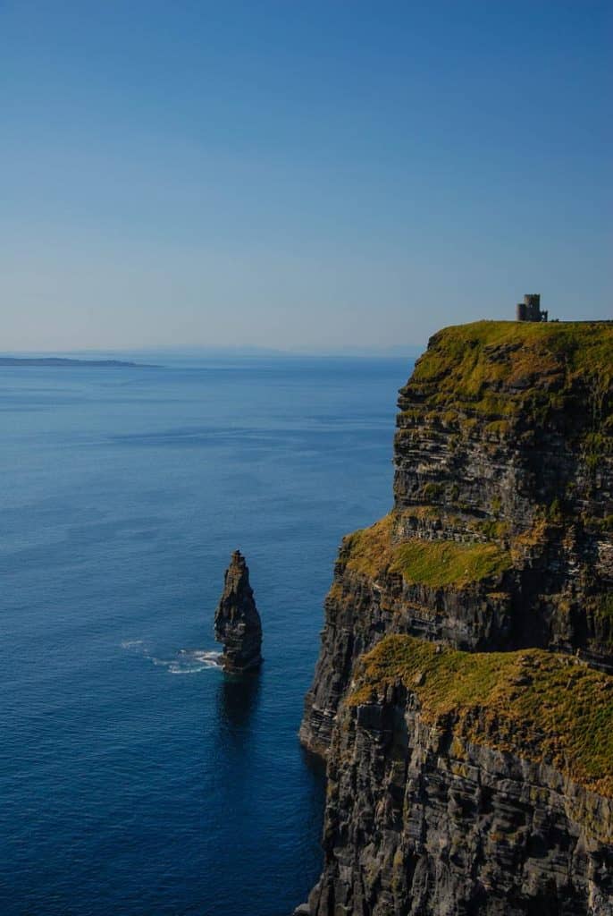 Cliffs of Moher is a must-see in your 7 day Ireland itinerary