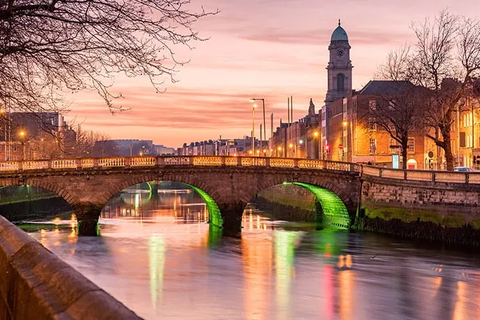 Grattan Bridge in Dublin, near North City, one of the best districts to stay in Dublin