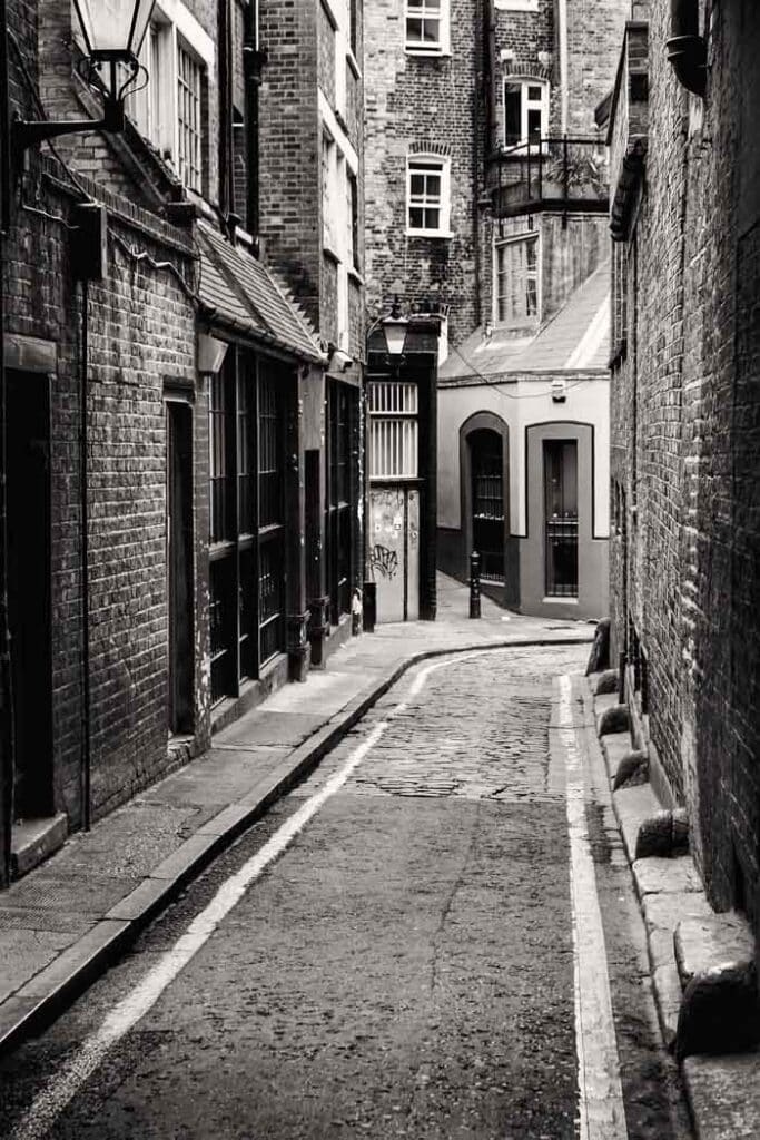 Passage near Whitechapel where Jack Ripper was