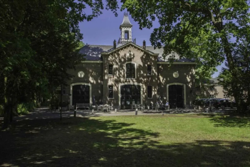 Castle Oud-Poelgeest is one of the charming castle hotels in the Netherlands