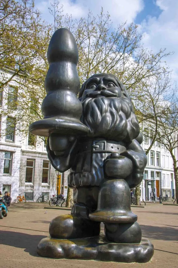 Saying hi to Santa Claus is one of the best things to do in Rotterdam