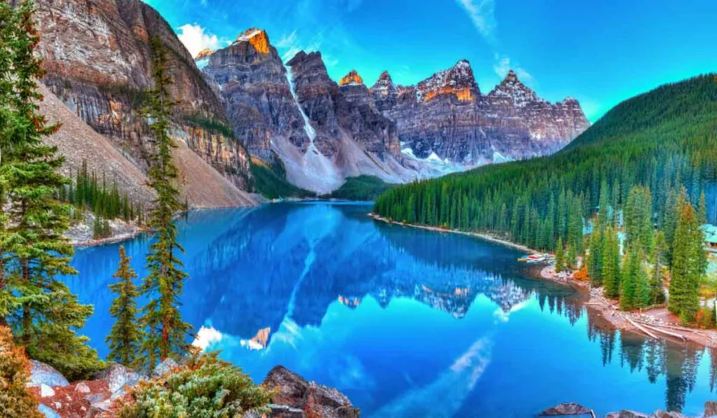 Incredible Moraine Lake in Banff National Park, Canada