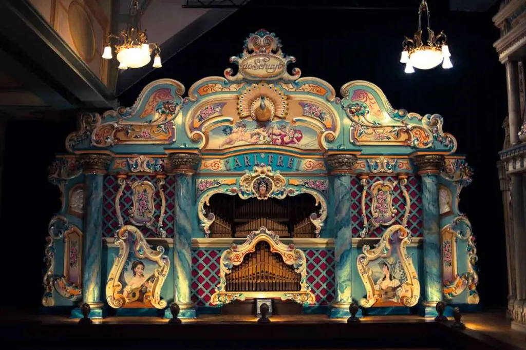 A large Dutch street organ from the Speelklok museum, Utrecht