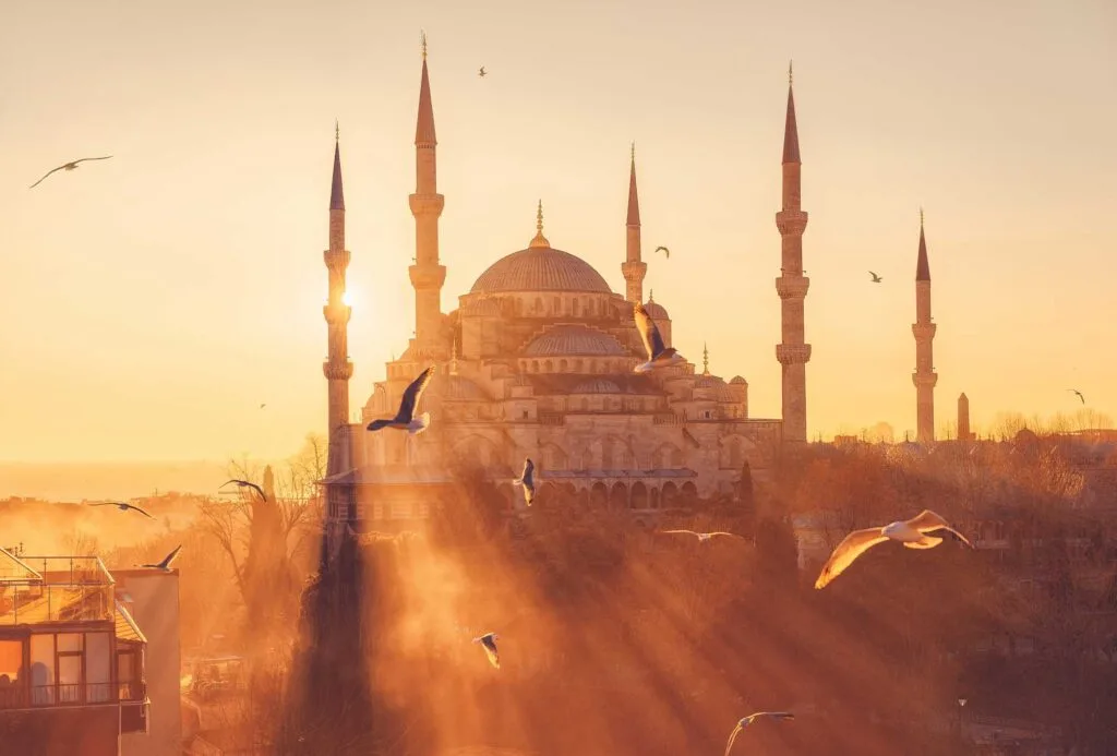 Blue Mosque (Sultanahmet Camii) at sunset in Istanbul, Turkey
